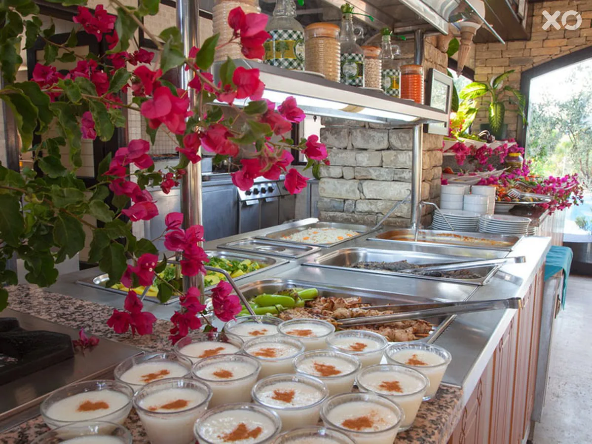 Leda Beach Hotel