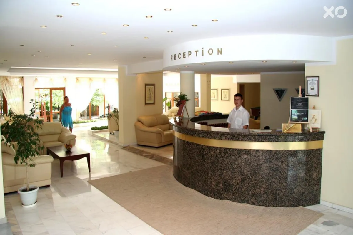 Oasis Park Hotel
