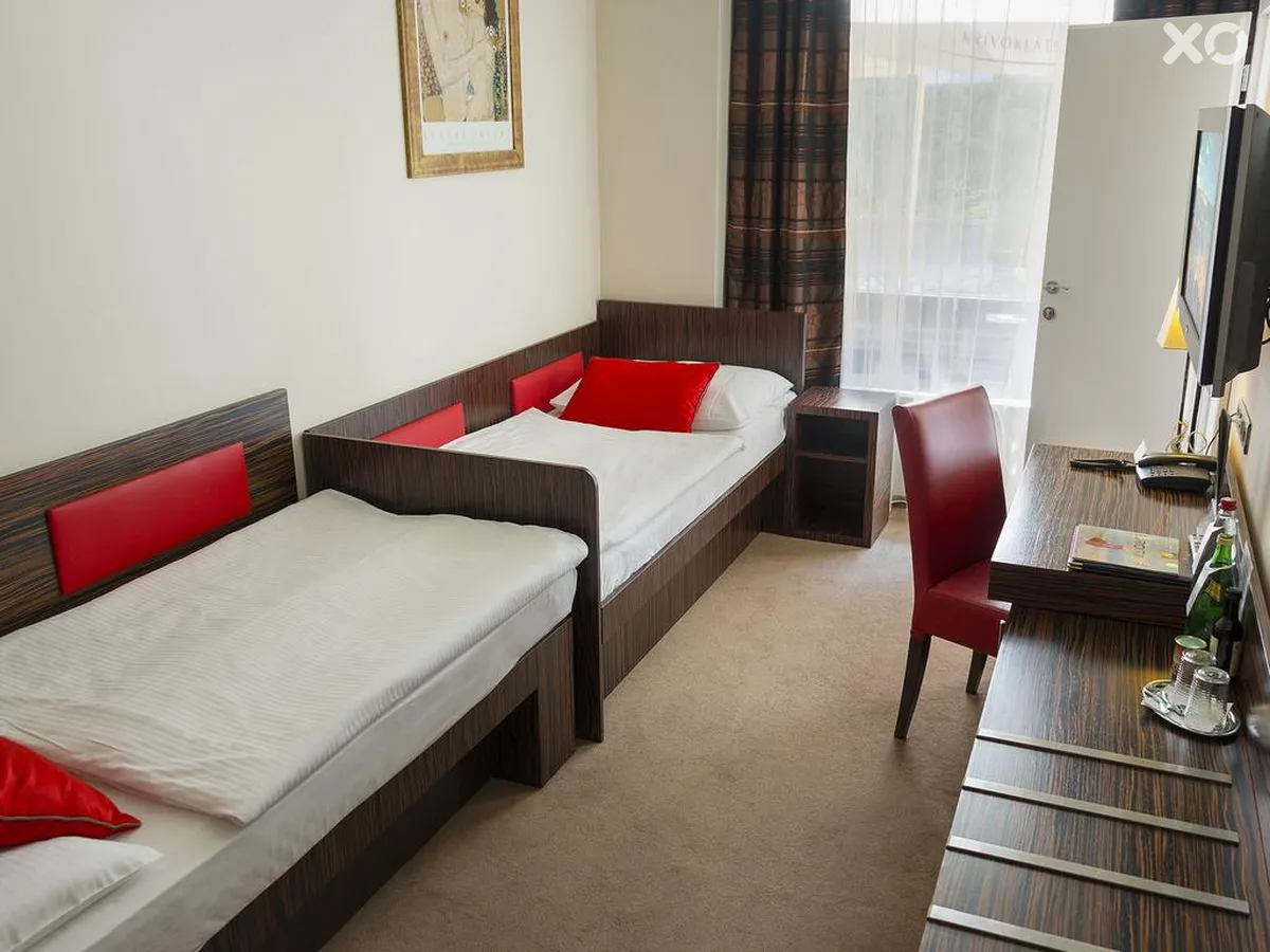 Crystal Palace EA Hotel
