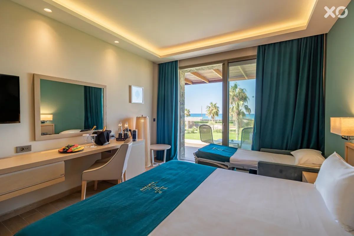 Almyros Beach Resort & Spa
