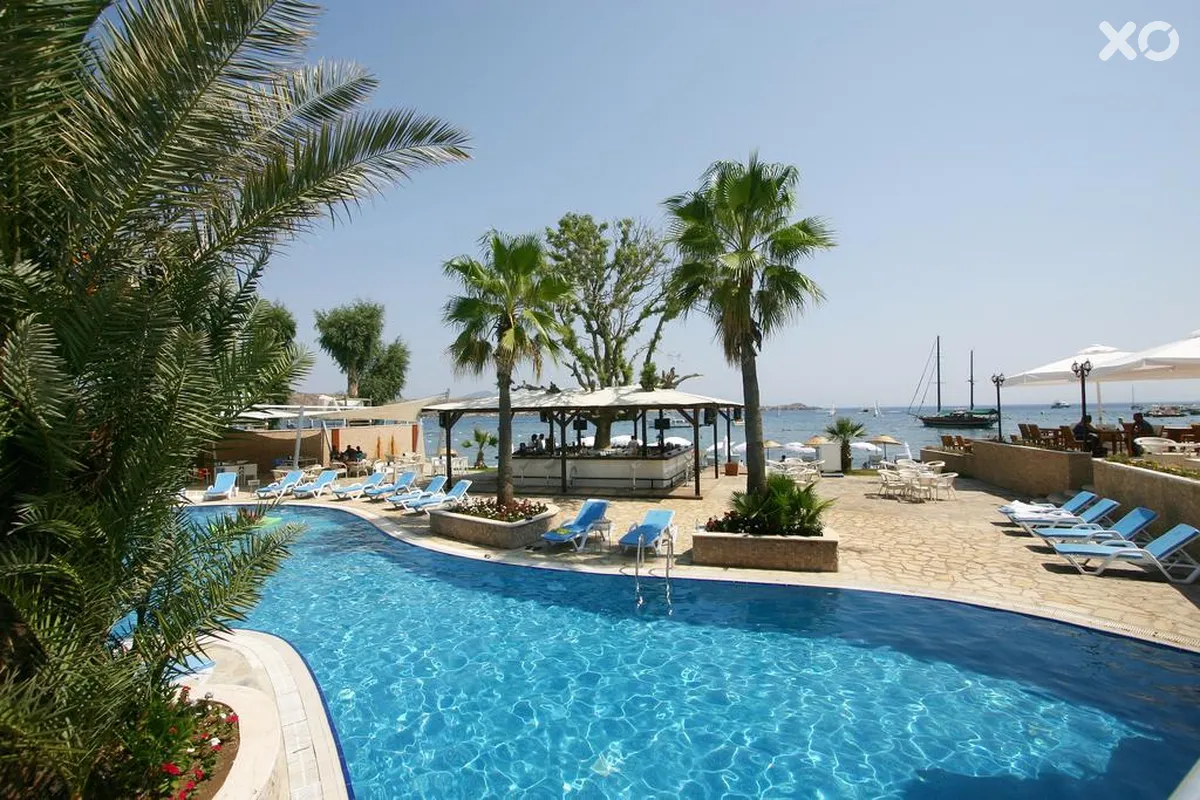 Costa Luvi Hotel