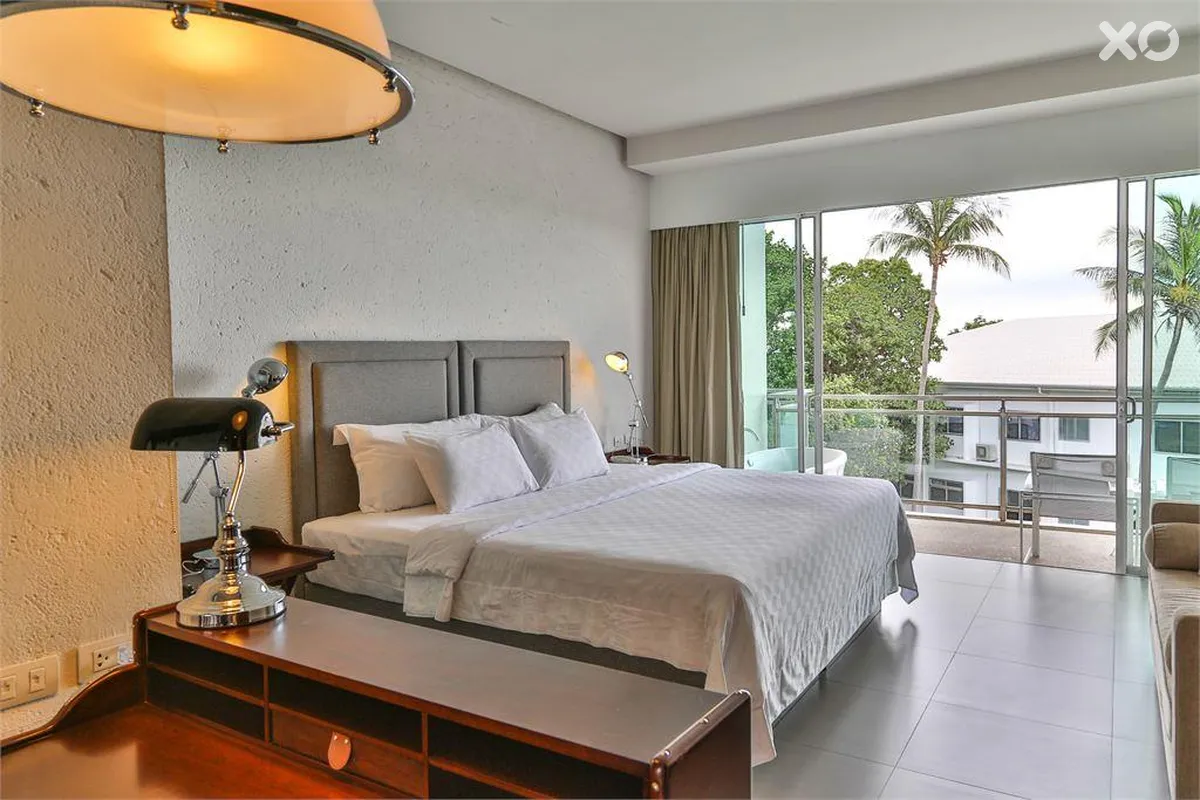 Sugar Palm Grand Hillside