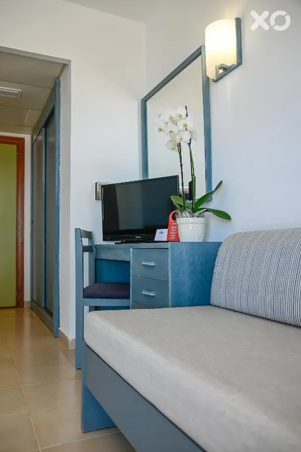 Alondra Hotel
