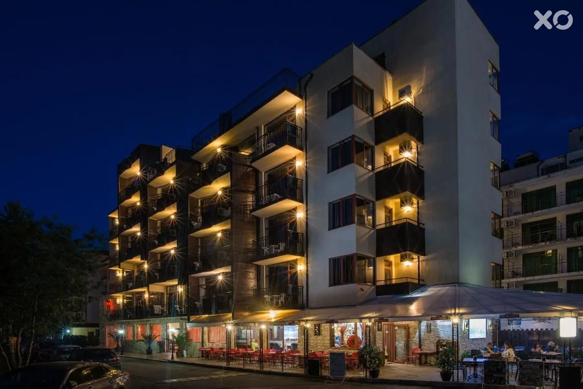 Lira Hotel