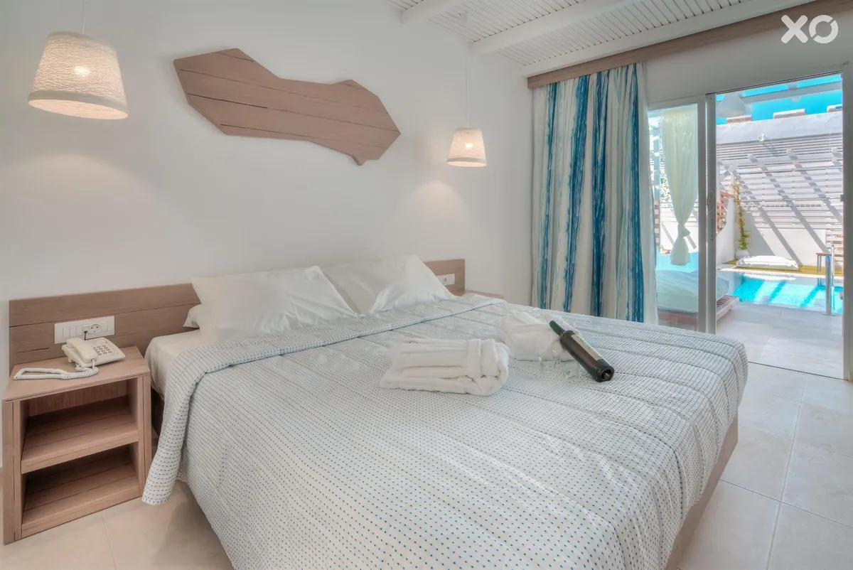 Alex Beach Hotel Bungalows