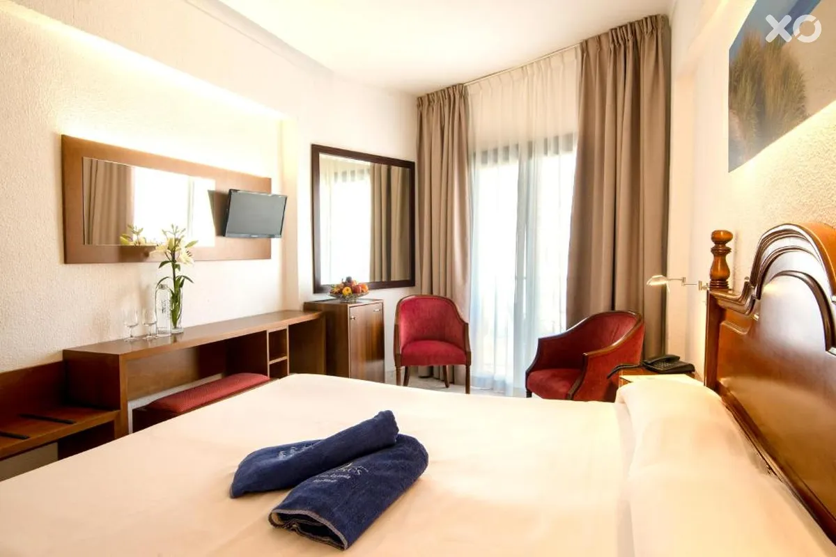 Amoros Hotel