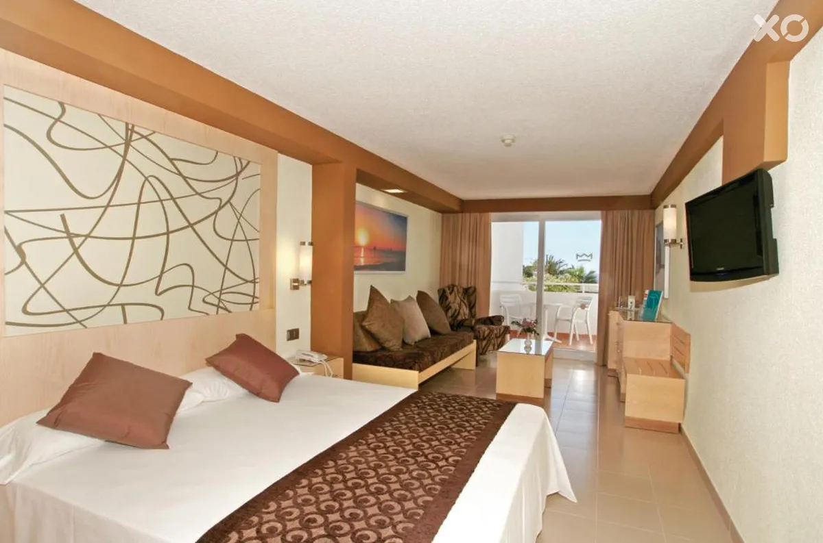 Riu La Mola Hotel