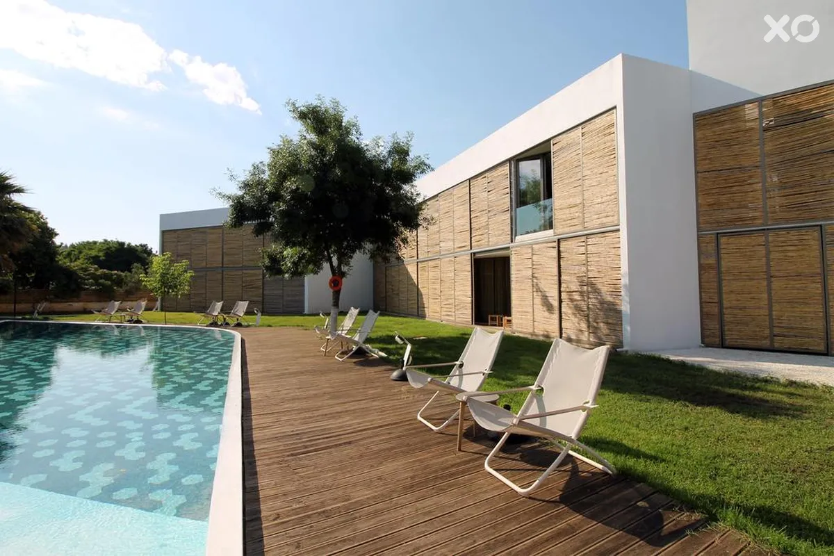 Despotiko Apartment Hotel & Suites