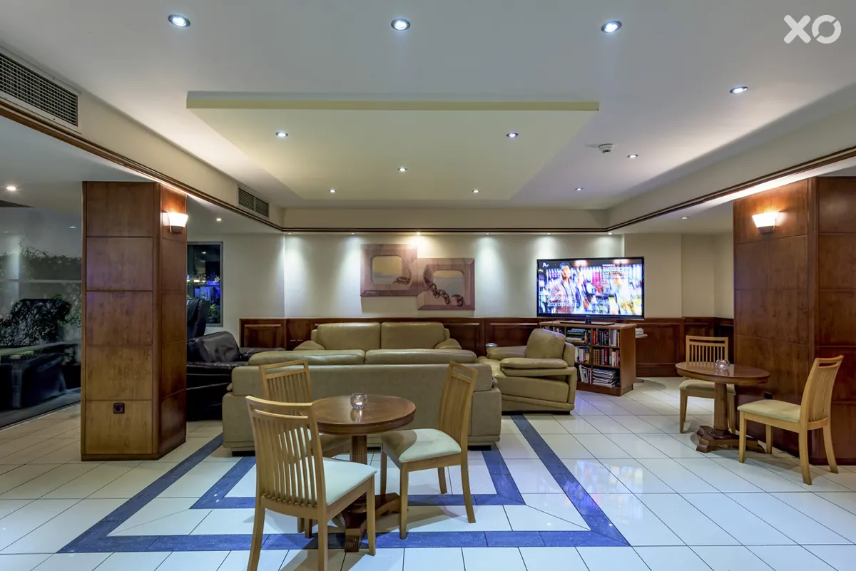 Manousos City Hotel