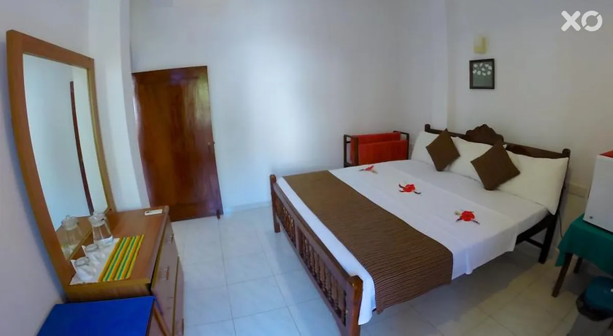 Royal Beach Hotel & Restaurant