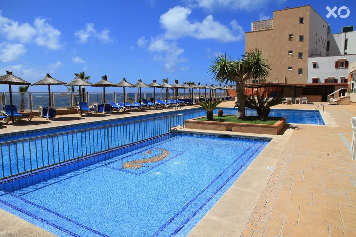 Universal Hotel Romantica