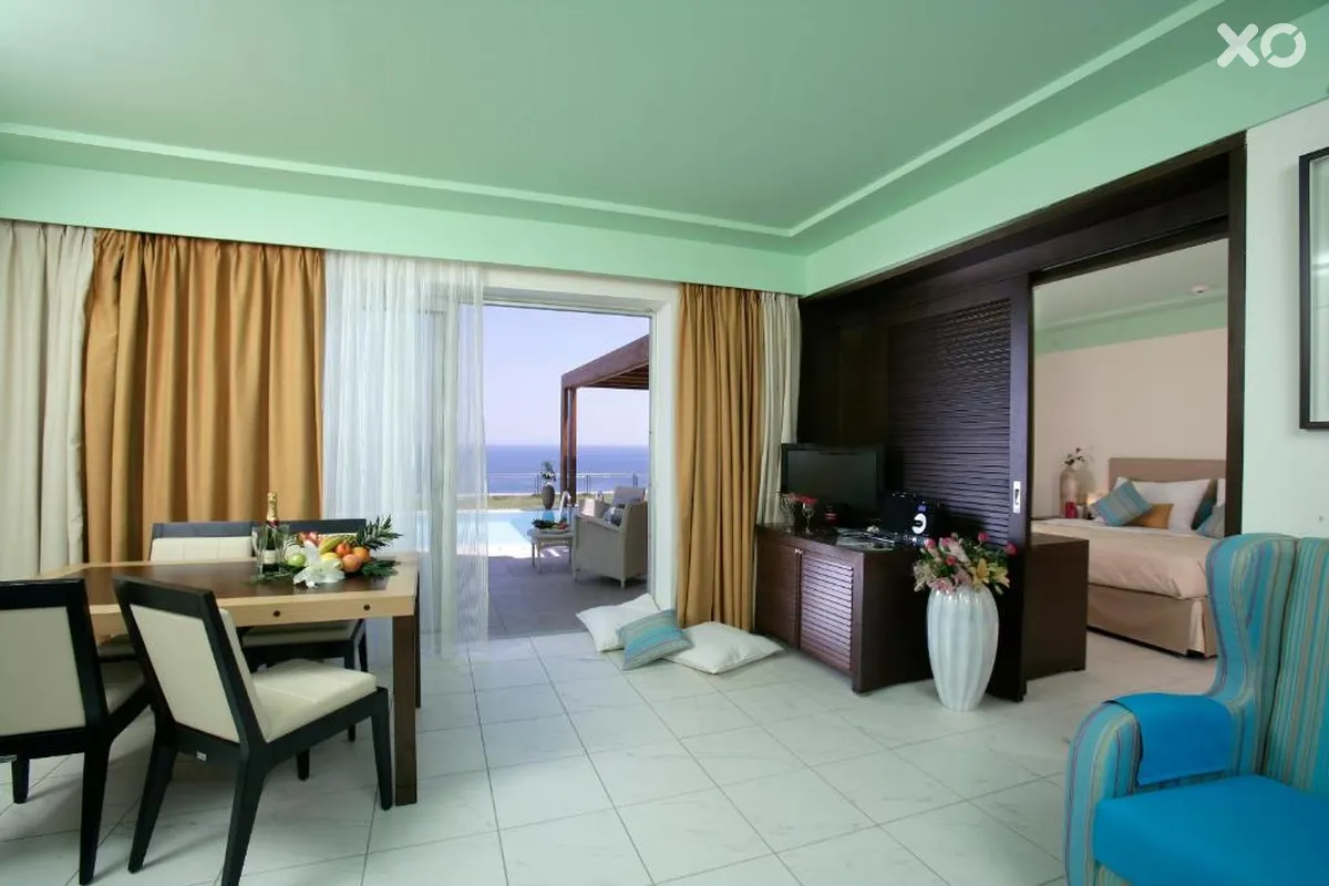 Apostolata Island Resort & Spa