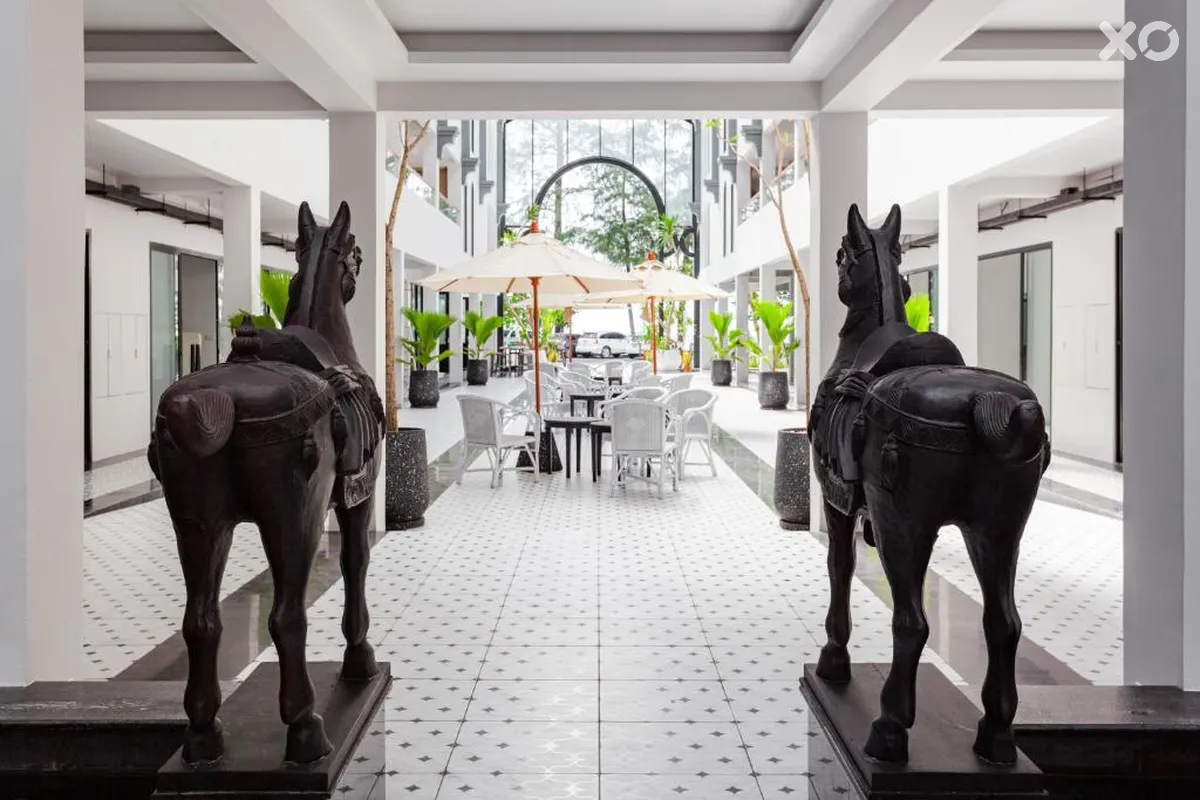 Anona Beachfront Phuket Resort
