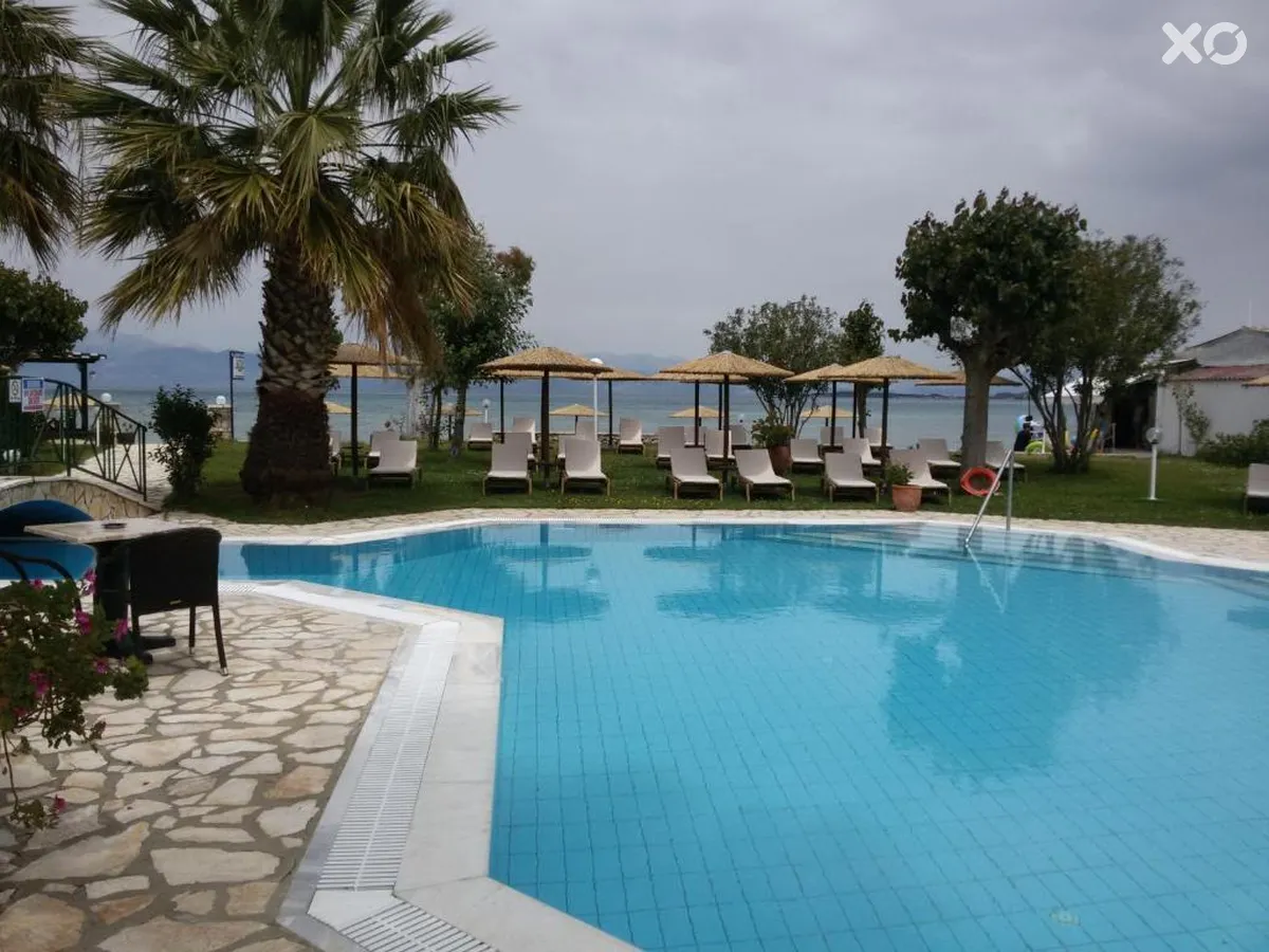 Robolla Beach Aparthotel