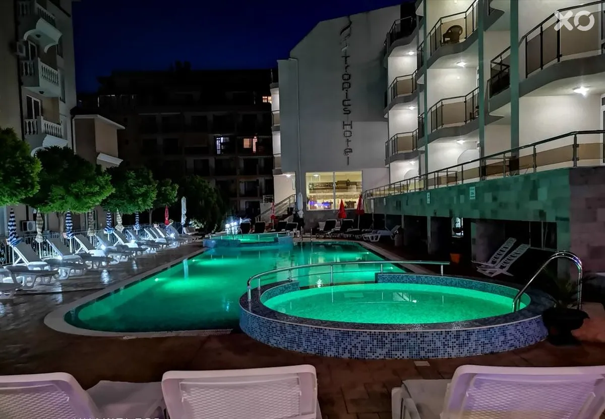 Tropics Hotel