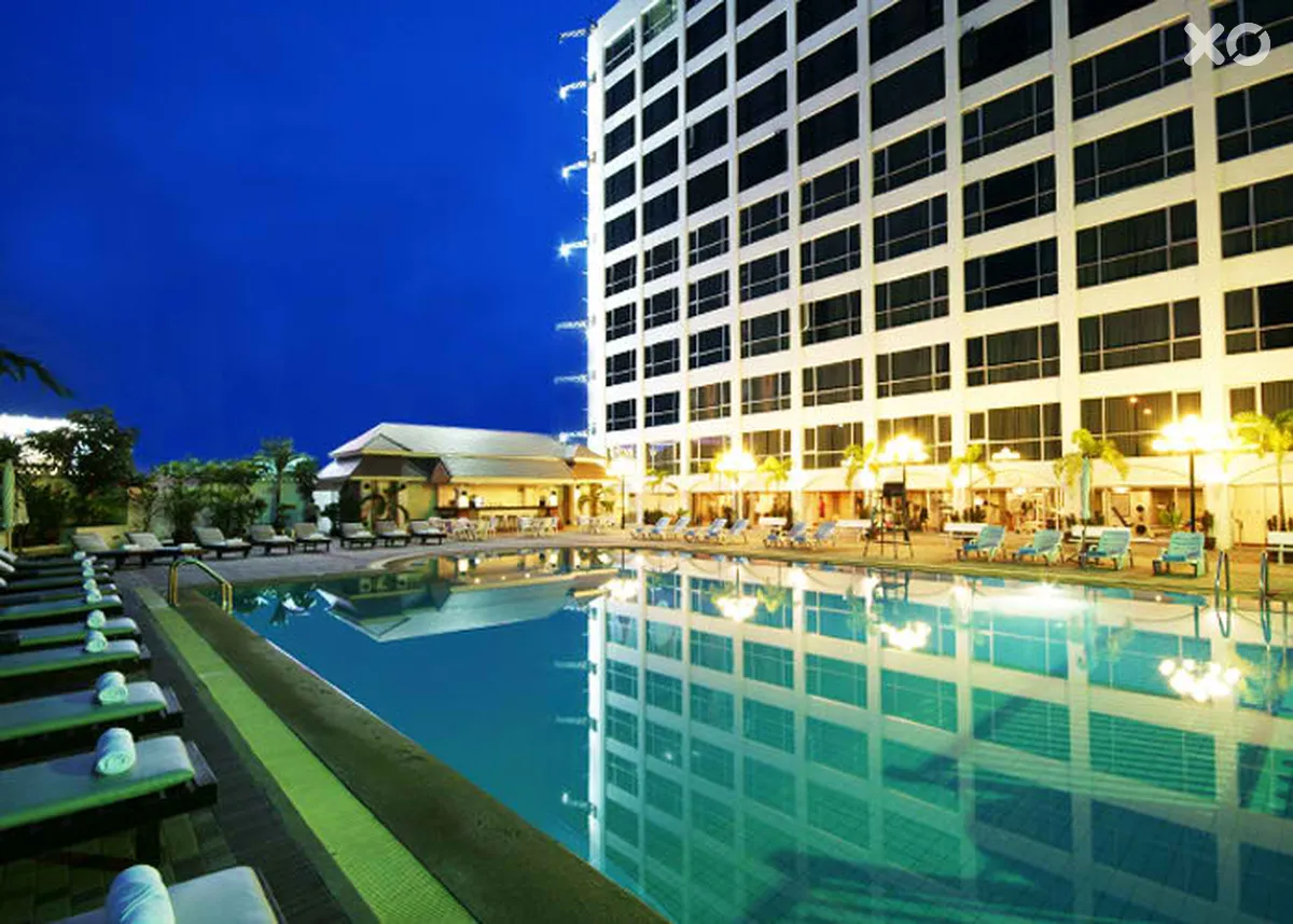 Bangkok Palace Hotel