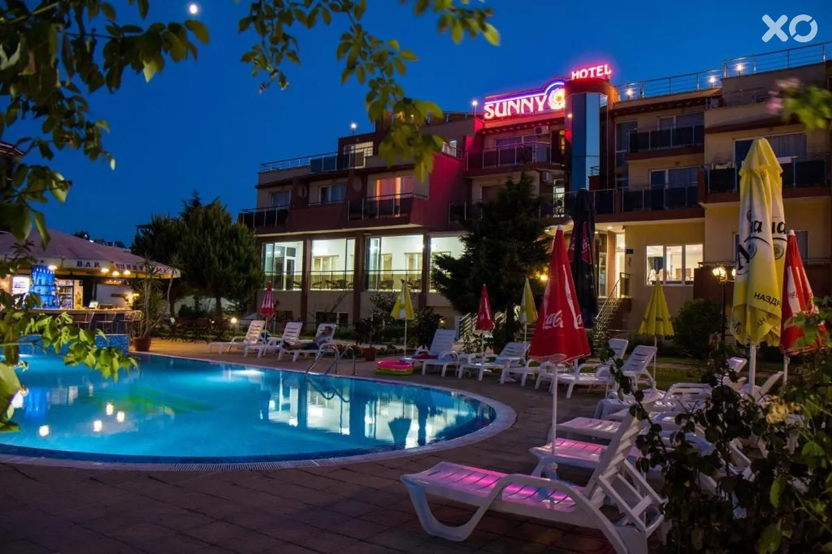Sunny Hotel