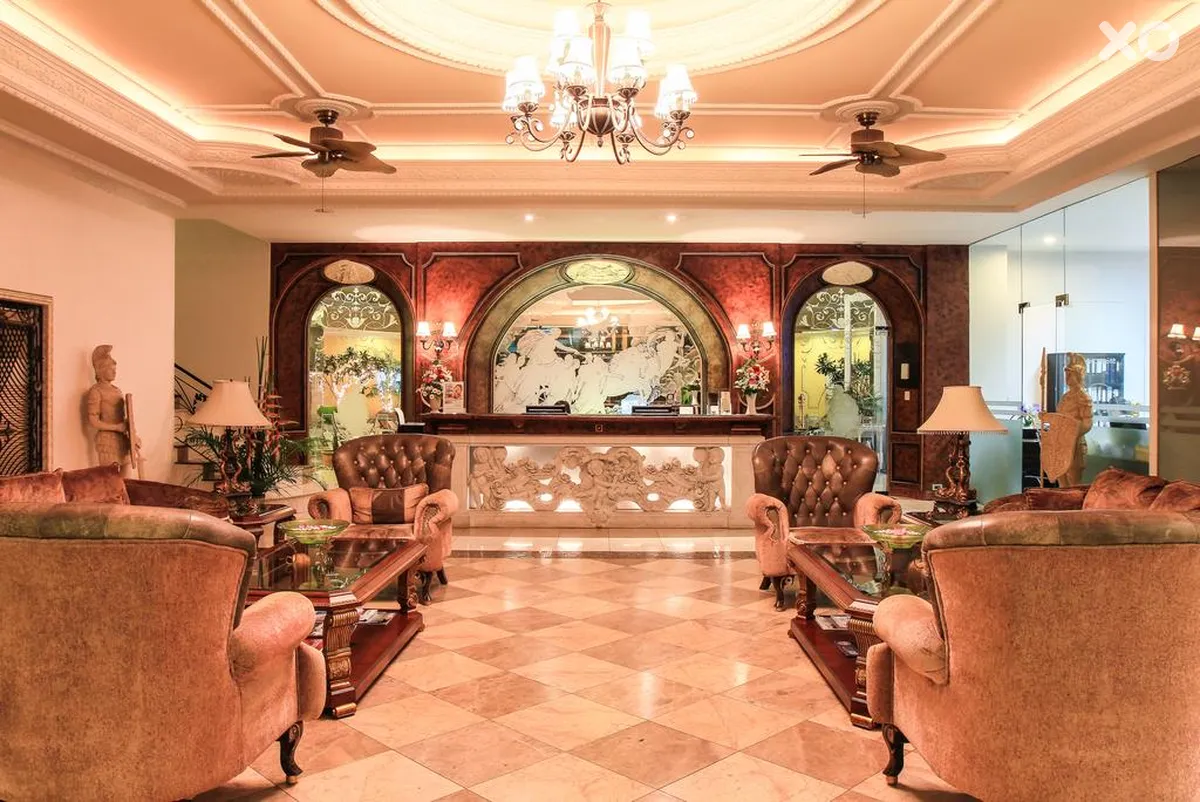 Four Seasons Place