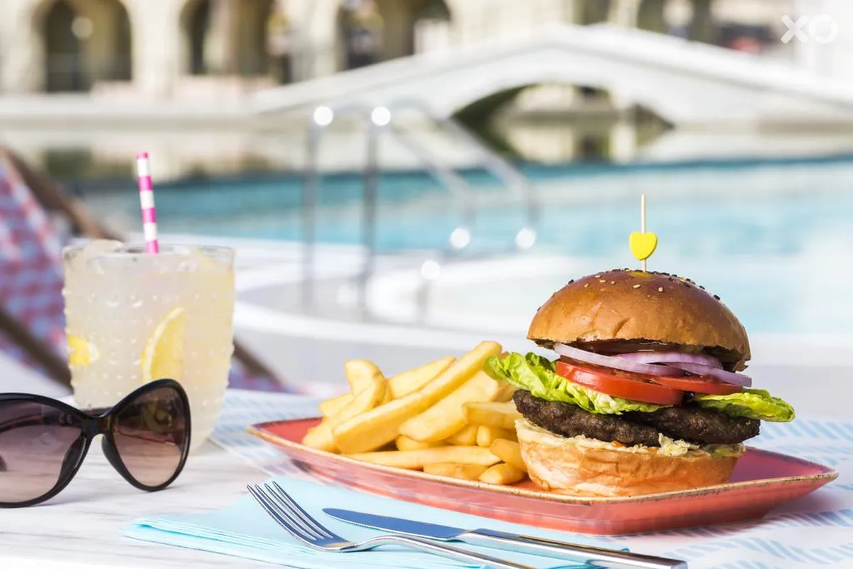 Copthorne Lakeview Hotel Dubai, Green Community