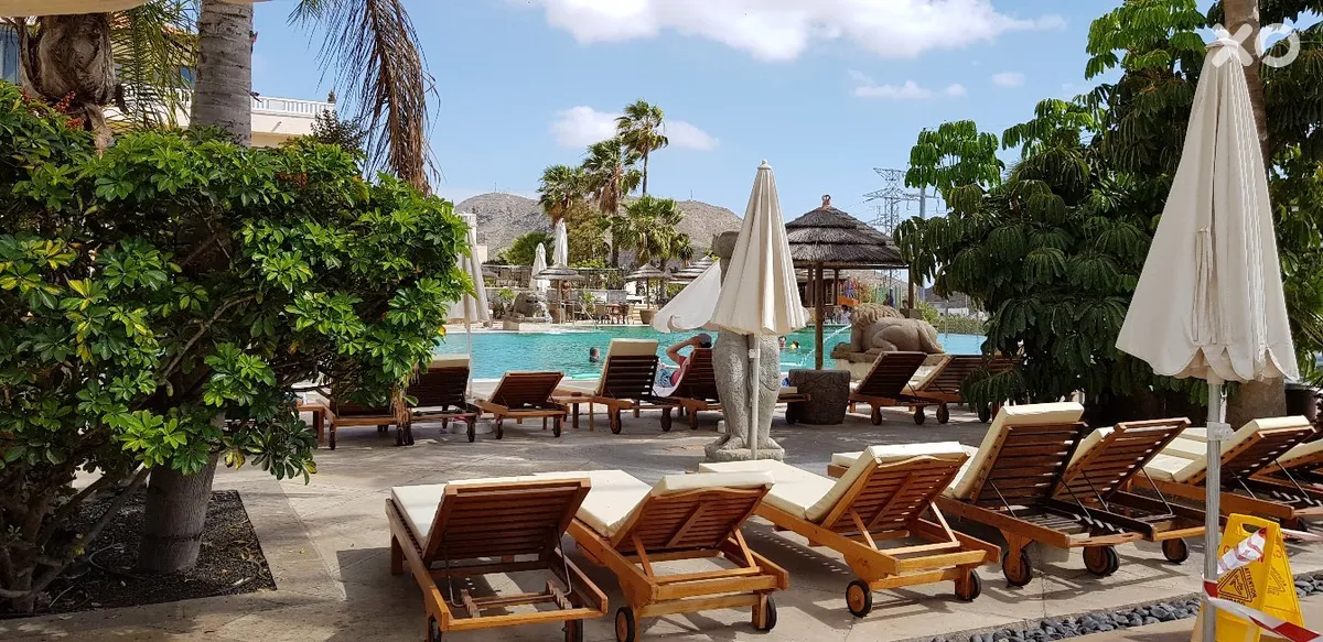 Regency Country Club Apartments & Suites