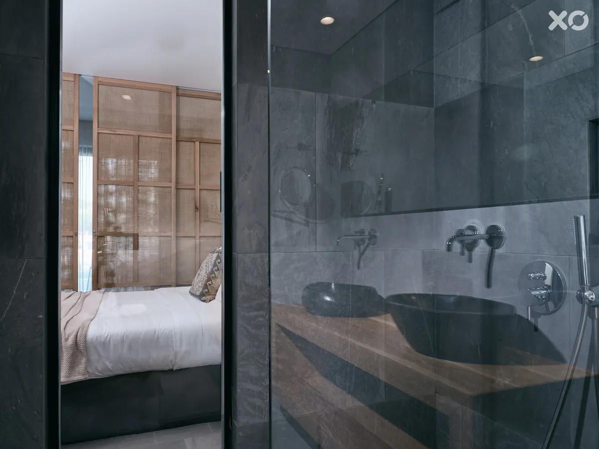 Aqua Bay Suites