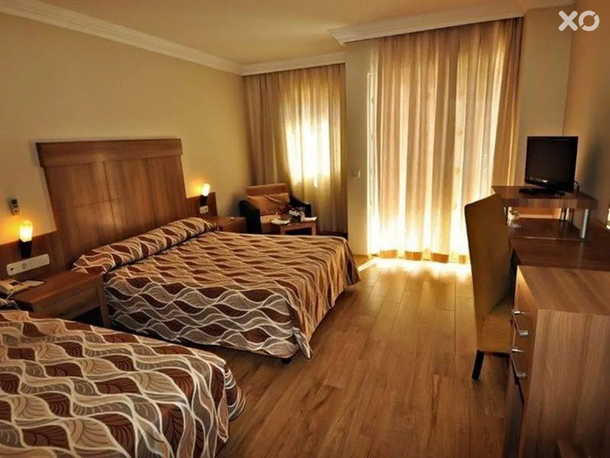 Club Side Coast Hotel
