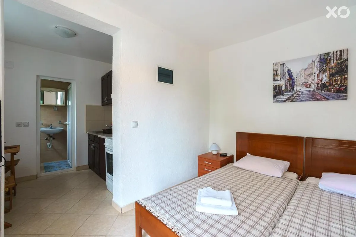 Lora Apartments
