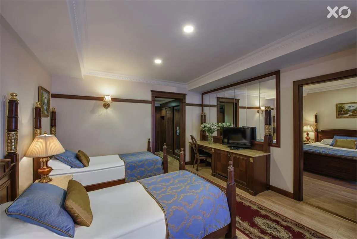 Delphin Palace