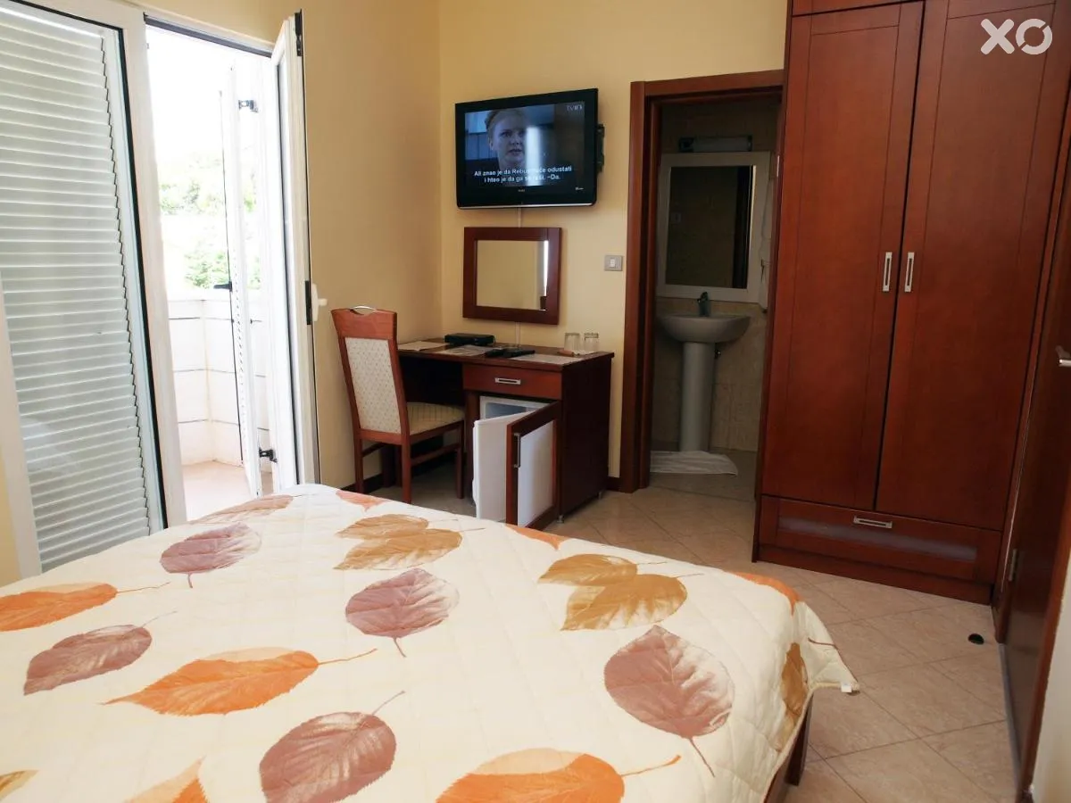 R Hotel