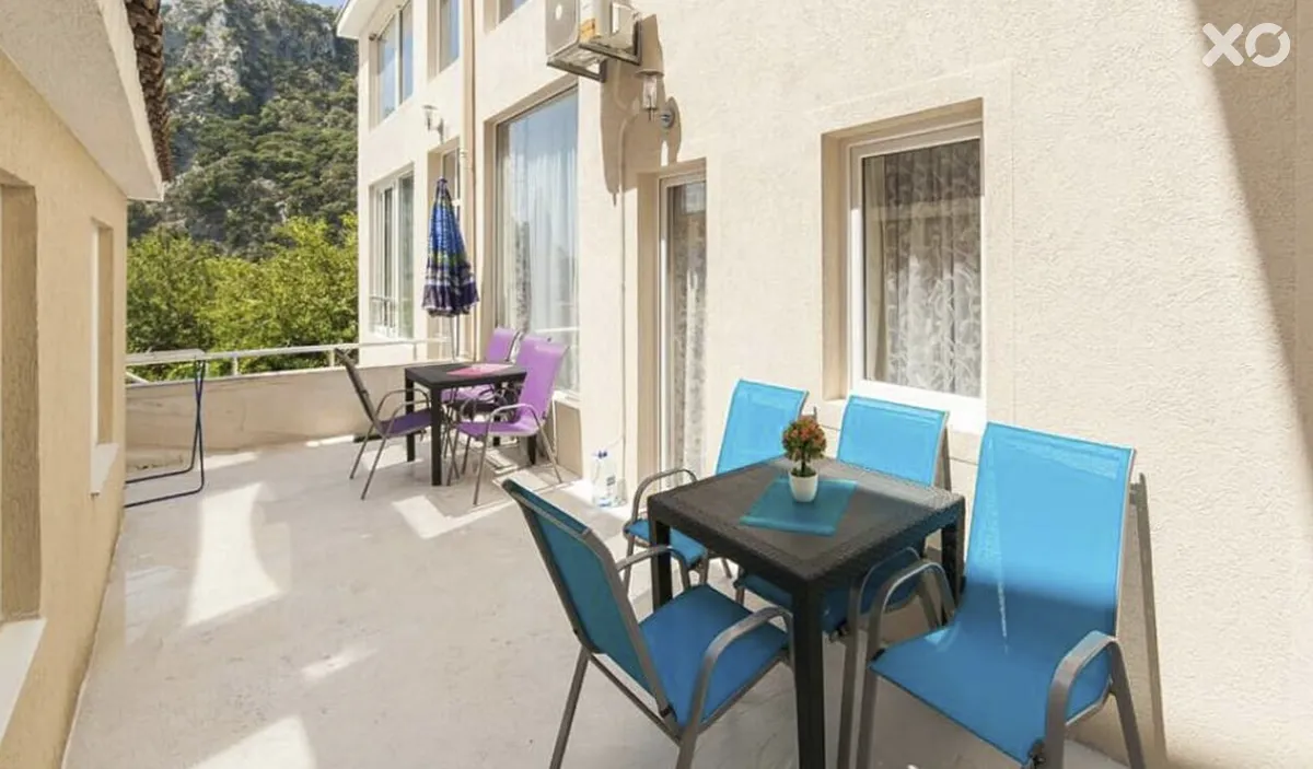 Jovicevic Pool Villa