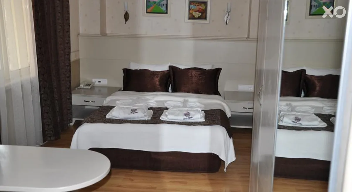 Almena Hotel