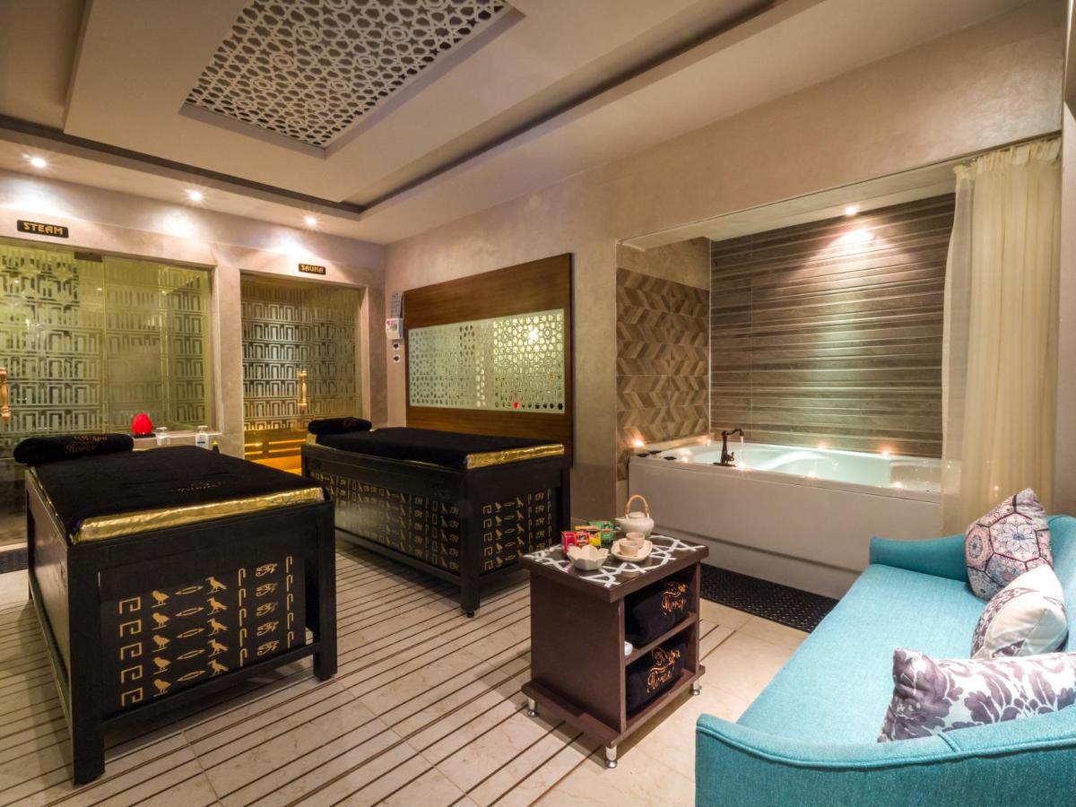 Sunny Days El Palacio