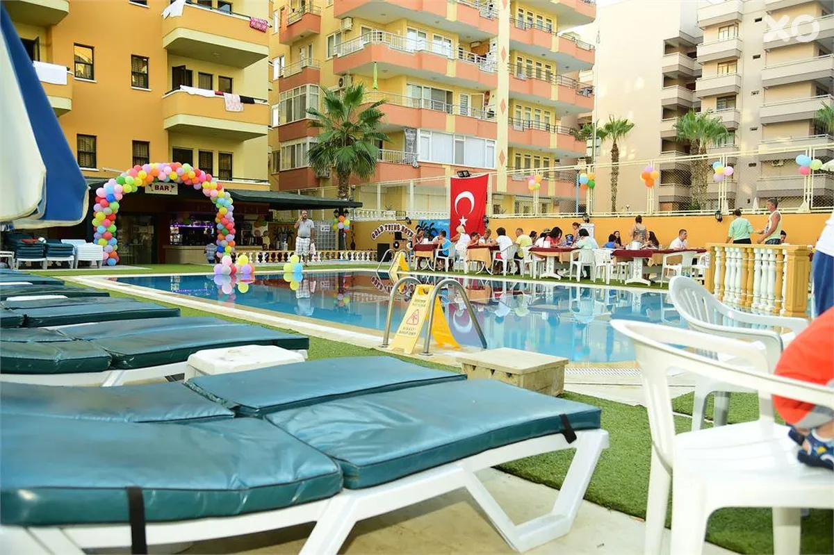 Gold Twins Family Beach Hotel