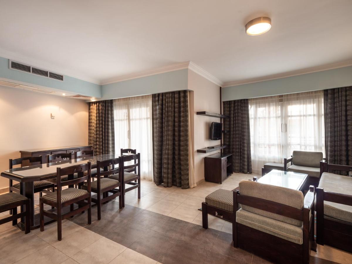 Sunny Days Mirette Family Apartments & Resort