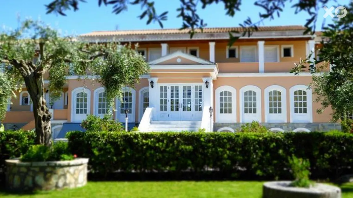 Nefeli Hotel
