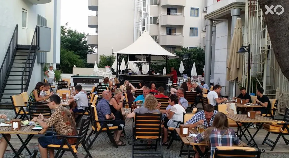 Almena Hotel