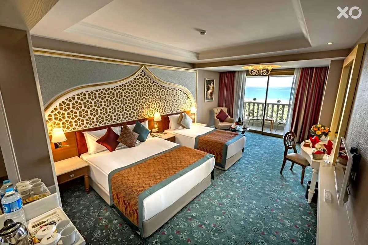 Royal Taj Mahal Hotel
