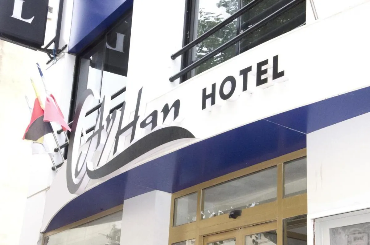 Ayhan Hotel