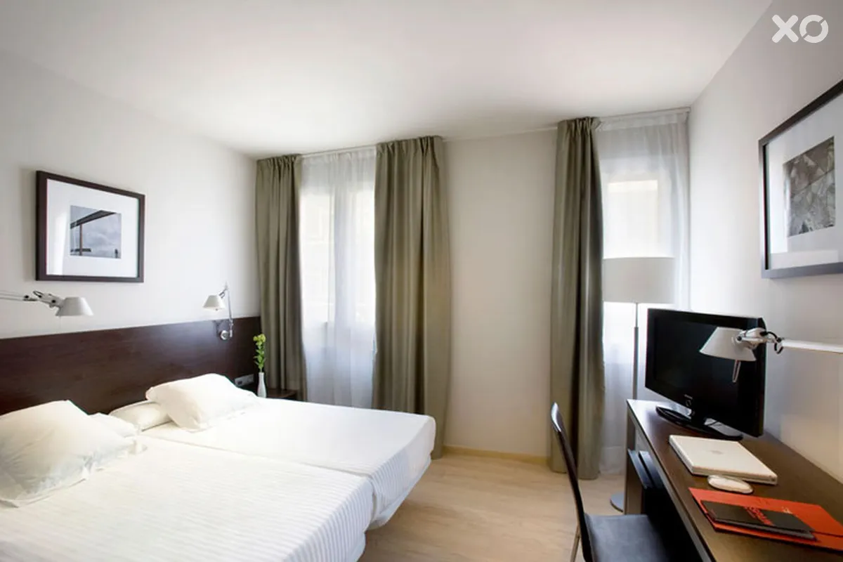 Medium Prisma Hotel