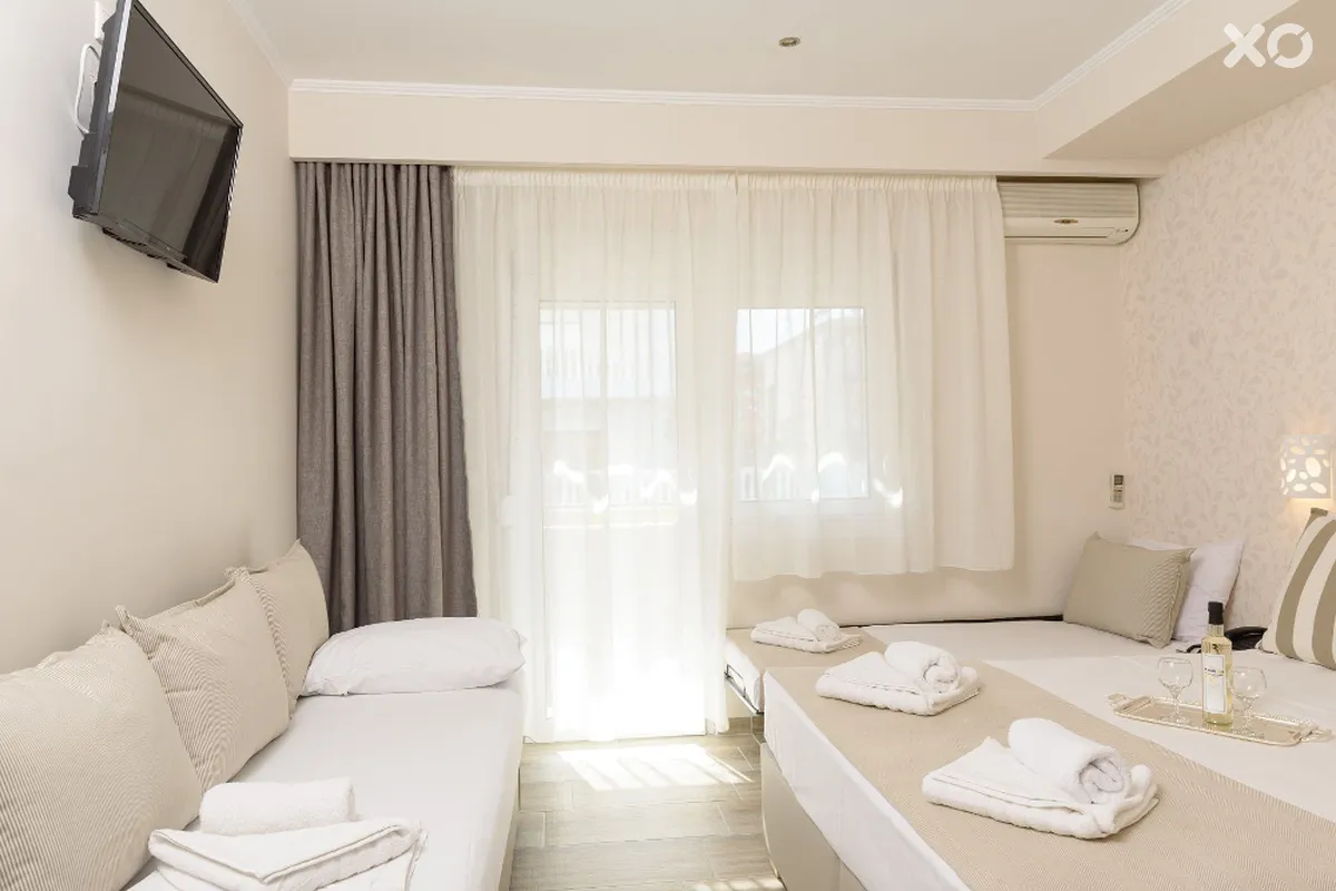 Ammos Beach Studios & Suites