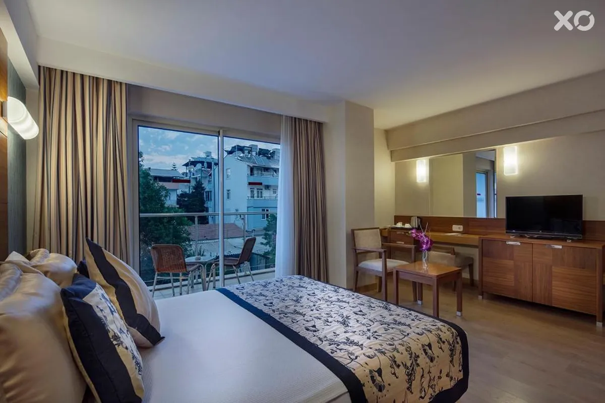 Trendy Side Beach Hotel