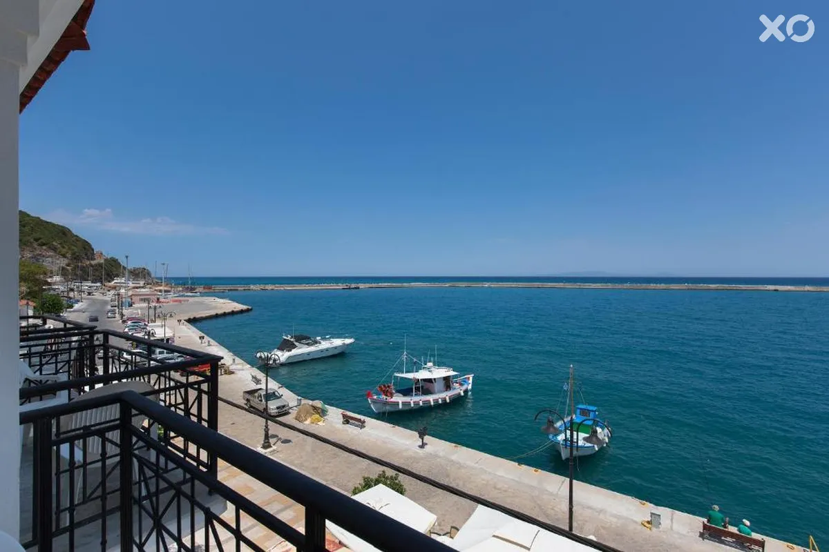 Samaina Port Hotel
