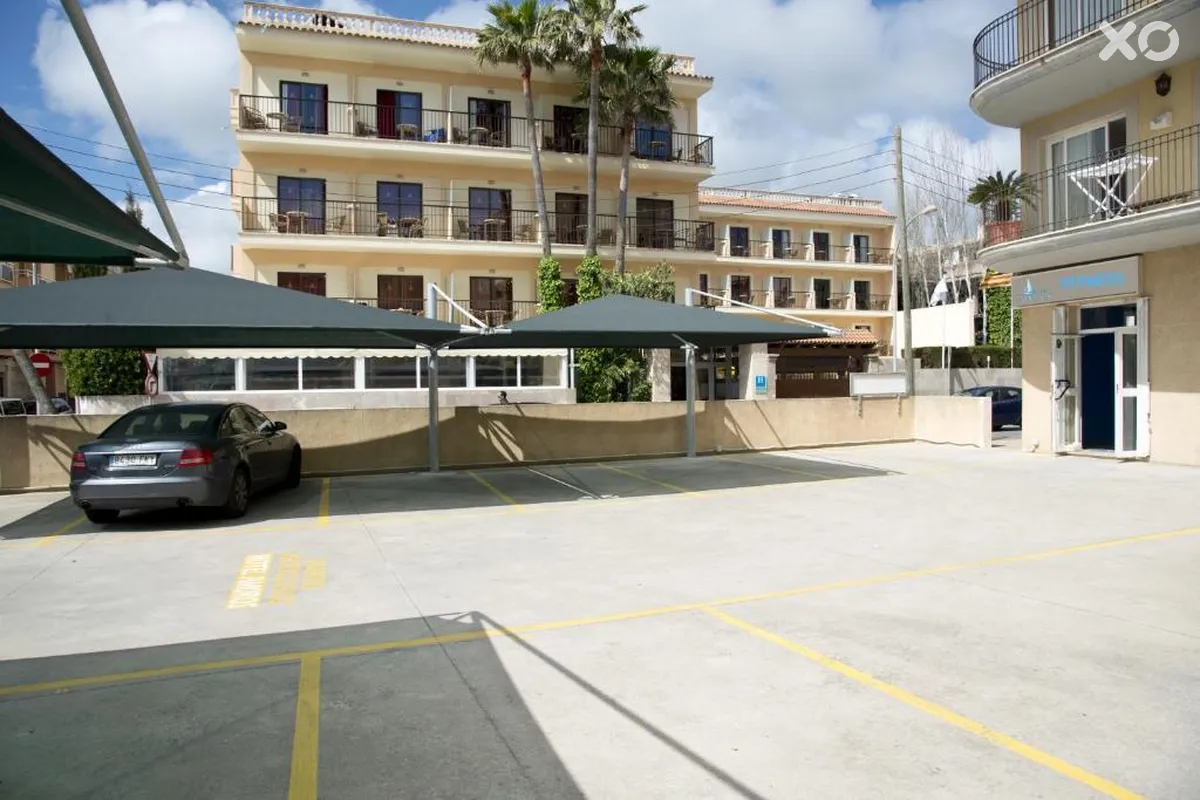 Amoros Hotel