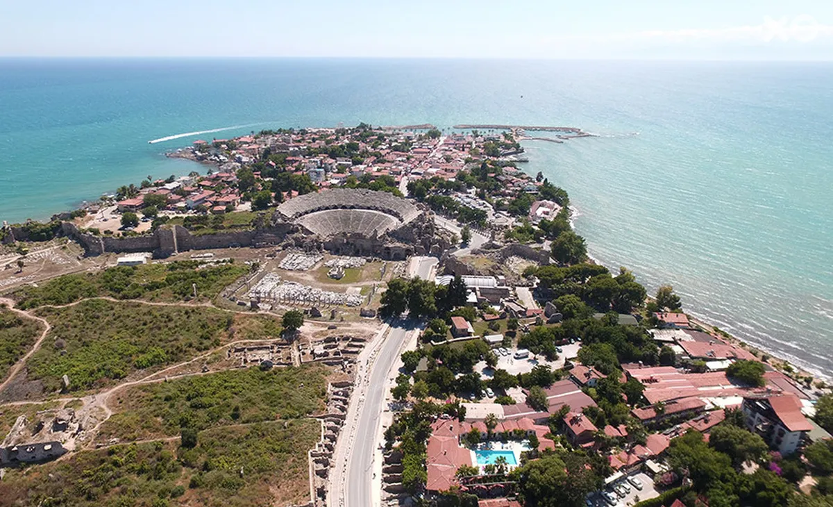 Leda Beach Hotel