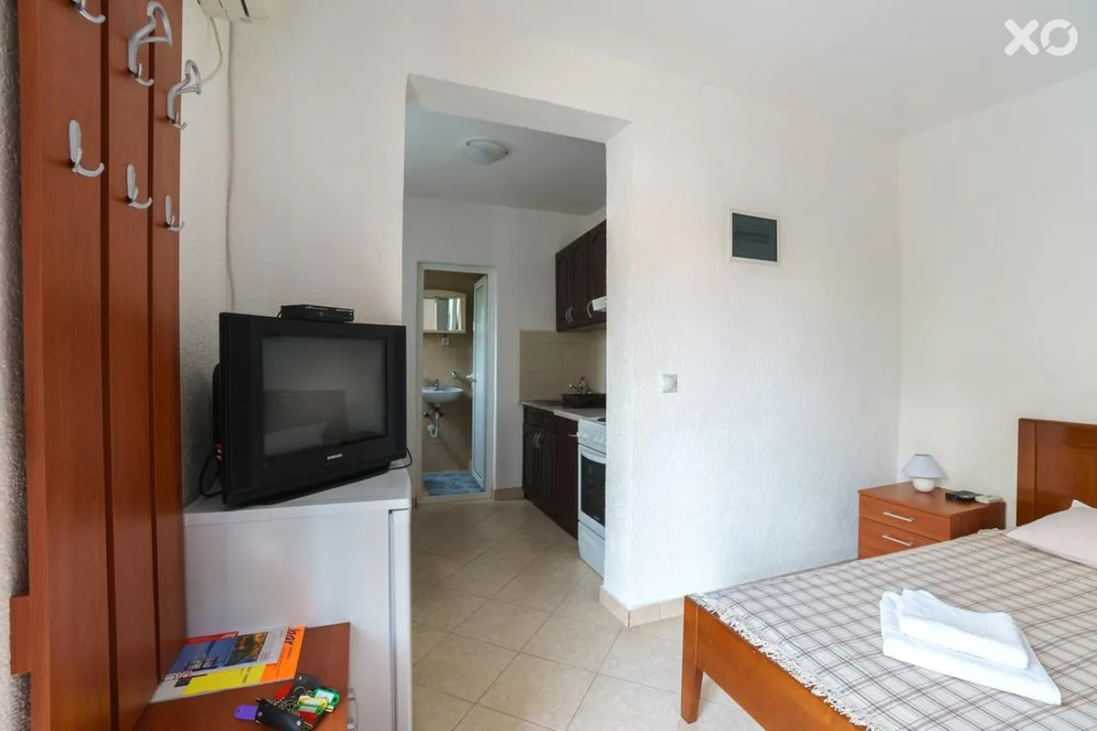Lora Apartments