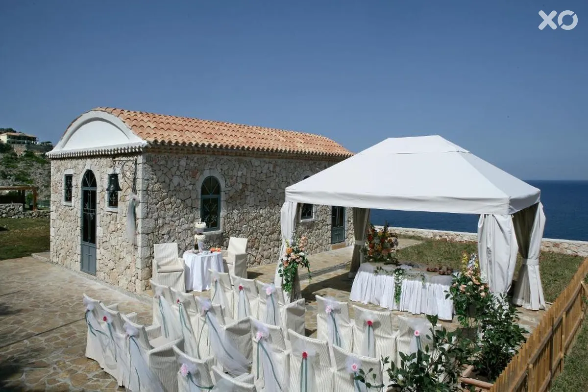 Apostolata Island Resort & Spa