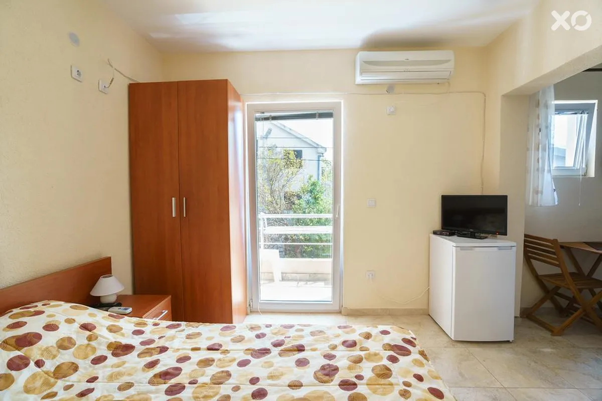 Lora Apartments