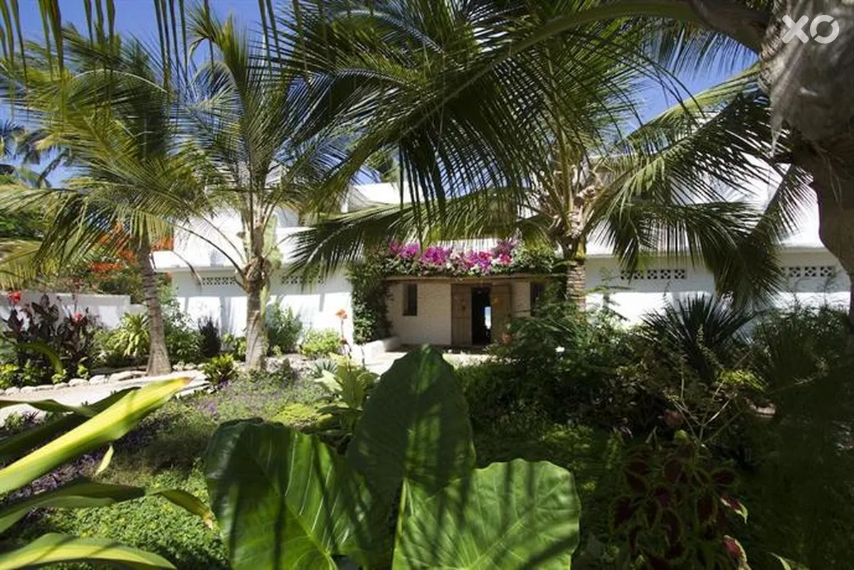 Uzuri Villa