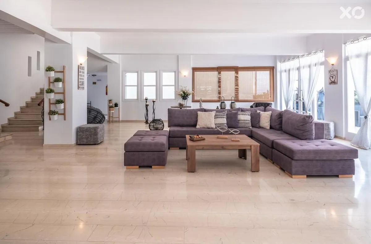 Pasiphae Hotel
