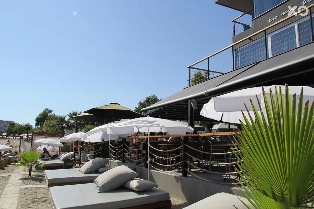 En Vie Beach Boutique Hotel